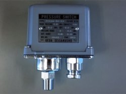 画像1: 圧力スイッチ　ＰＵ６４Ｗ－０６－Ｒ３　０．２－０．４　植田　水中ポンプ